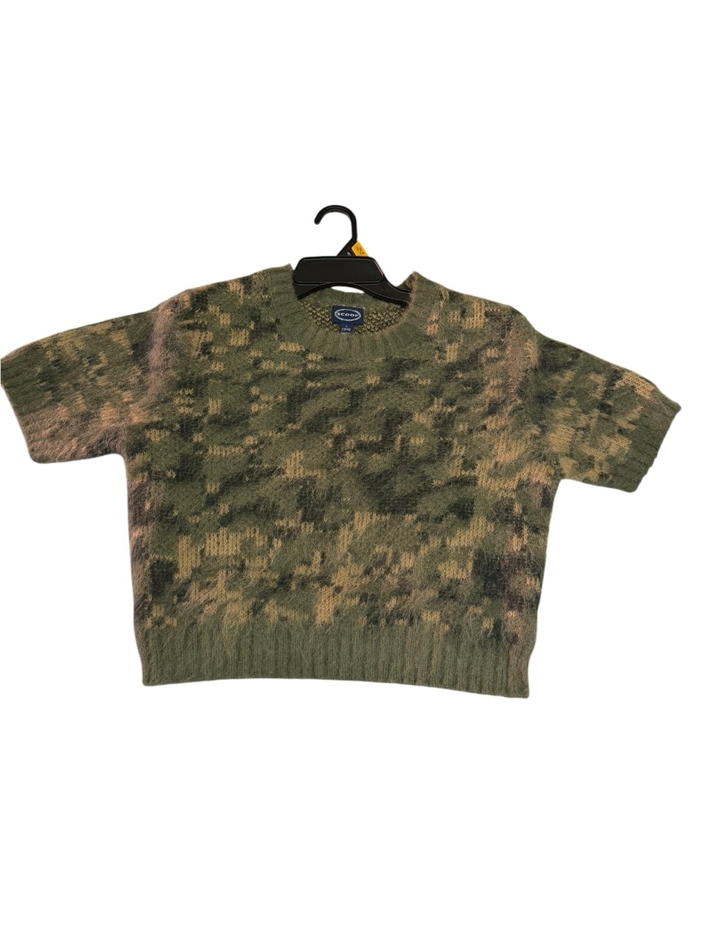 Scoop Women’s Sz L Herbal Olive Camo Print Fluffy Cropped Top